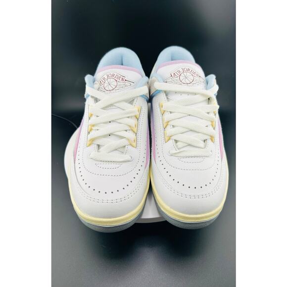 Nike Air Jordan Wmns Air Jordan 2 Low Look, Up in the Air DX4401-146 Sz 5 - Picture 2 of 6